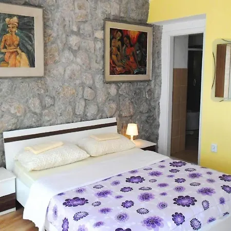 Charming Kestenovi Dvori - A6 Daire *