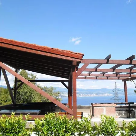 Charming Kestenovi Dvori - A6 Apartment Opatija