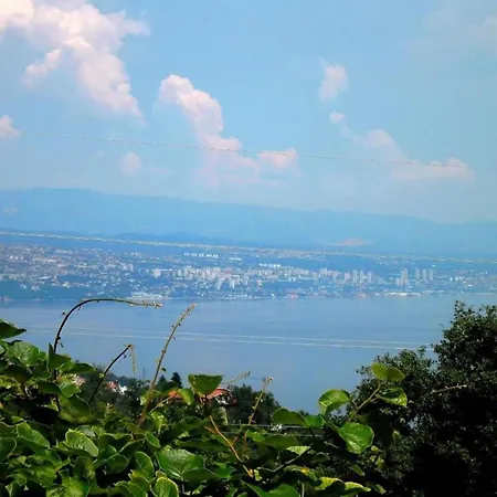 Charming Kestenovi Dvori - A6 Apartment Opatija